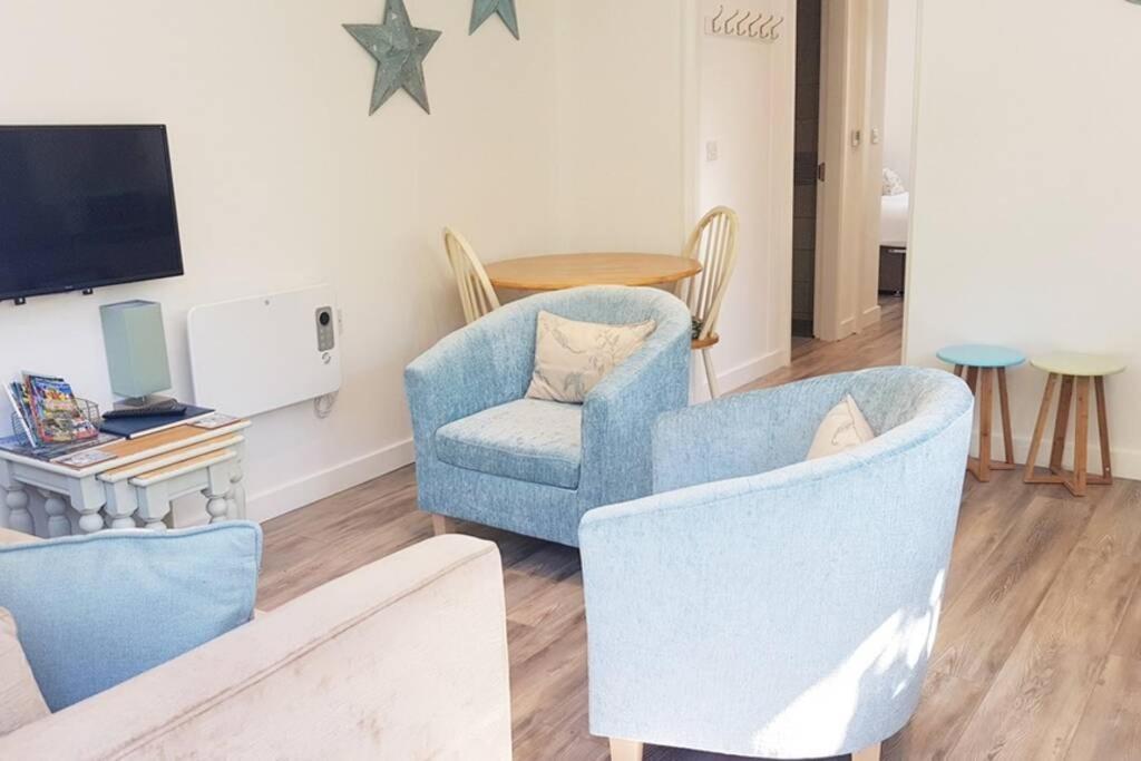 Iscraig Bach-Cosy 2 Bed Apartment-Close To Beach Trearddur Exterior foto