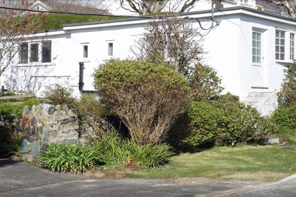 Iscraig Bach-Cosy 2 Bed Apartment-Close To Beach Trearddur Exterior foto